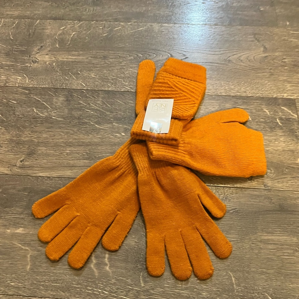 2 Pairs of BFNY‎ Gloves NWT